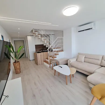 Sea View Luxury Duplex * Durrës